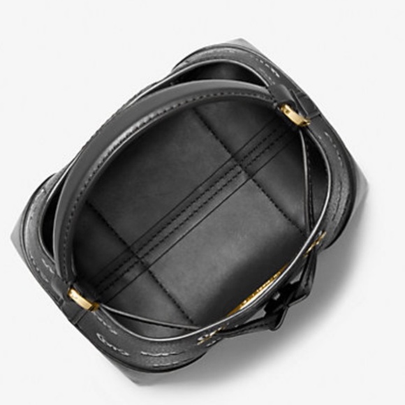 MICHAEL KORS
Mercer Small Logo Embossed Leather Bucket Bag
COLOR BLACK - Picture 16 of 16